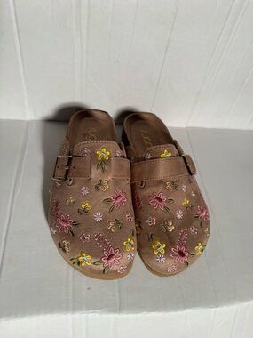 Sugar Pink Floral Embroidered Slip-On Sandals